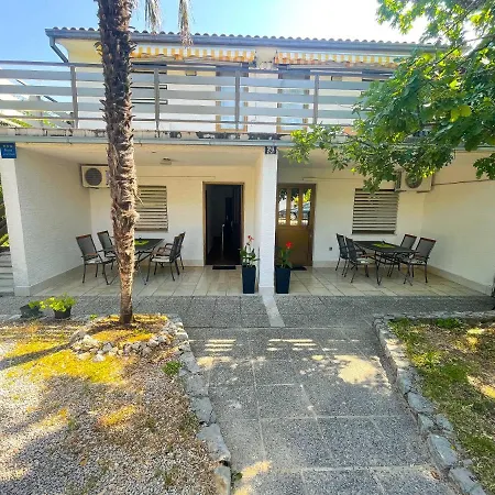 Irena Apartamento Jadranovo